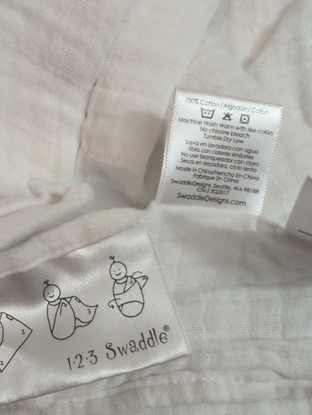 Aden + Anais Cotton Muslin Baby Blanket Set And Swaddle Blanket - Picture 5 of 6